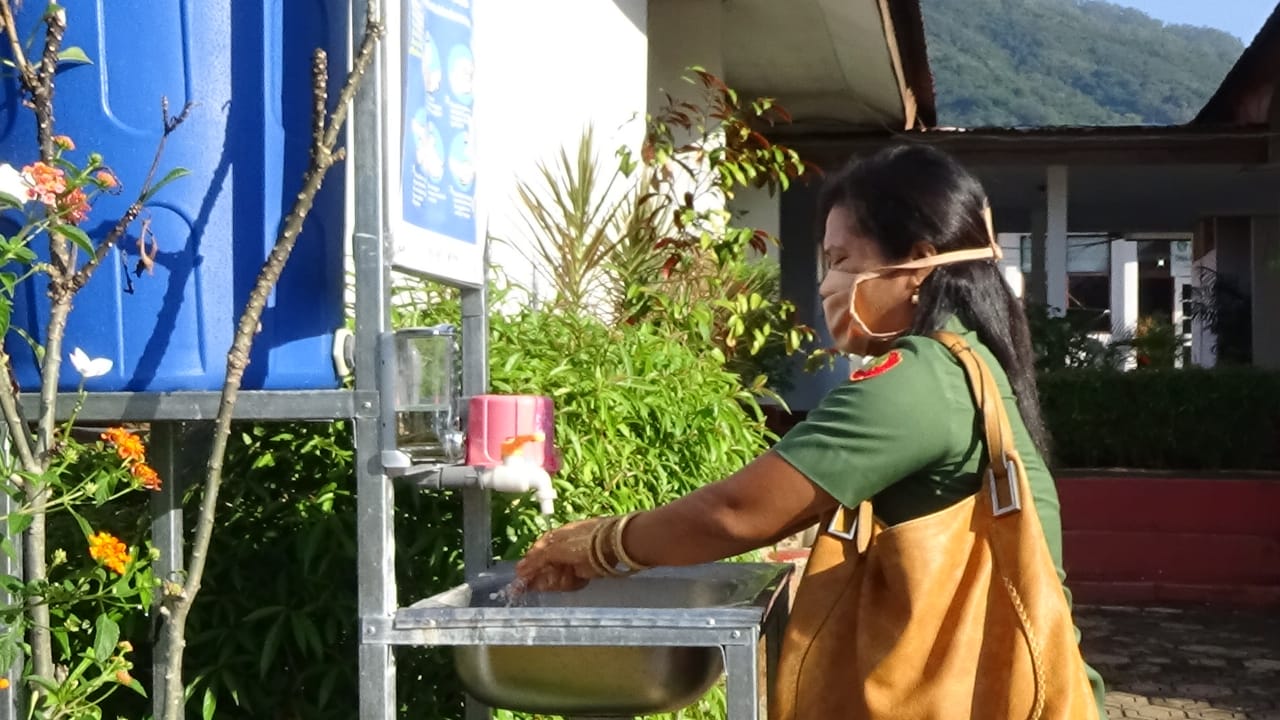 ASN di Flores Timur wajib memakai masker dan mencuci tangan sebelum bekerja