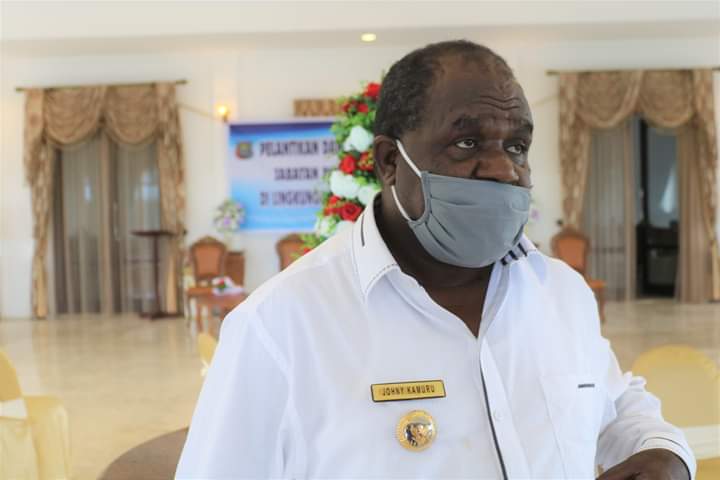  Bupati Sorong Johny Kamuru