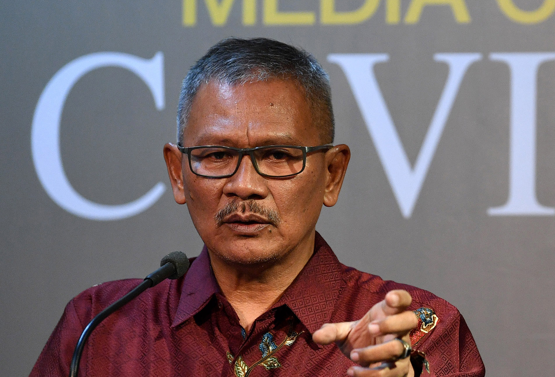 Juru bicara pemerintah untuk penanganan virus korona Achmad Yurianto