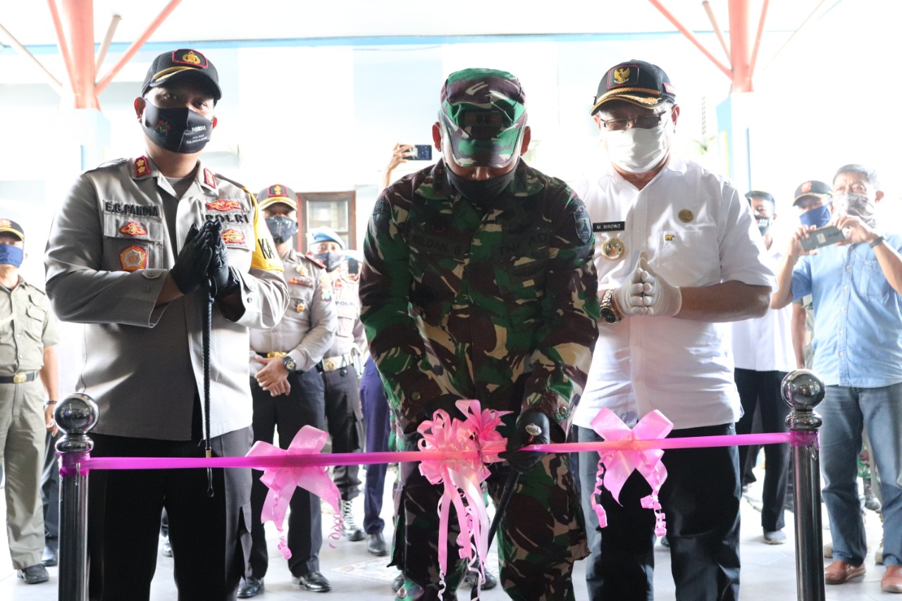 Forkopimda Tulungagung agung meresmikan Stasiun dan Terminal Tangguh. 