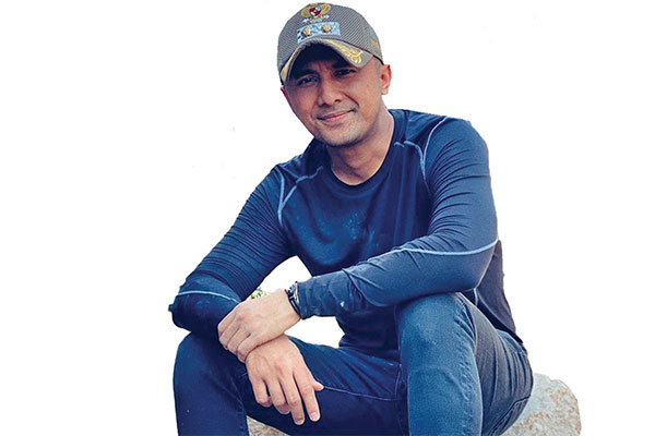 Aktor Hengky Kurniawan