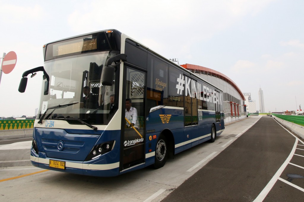 ilustrasi bus