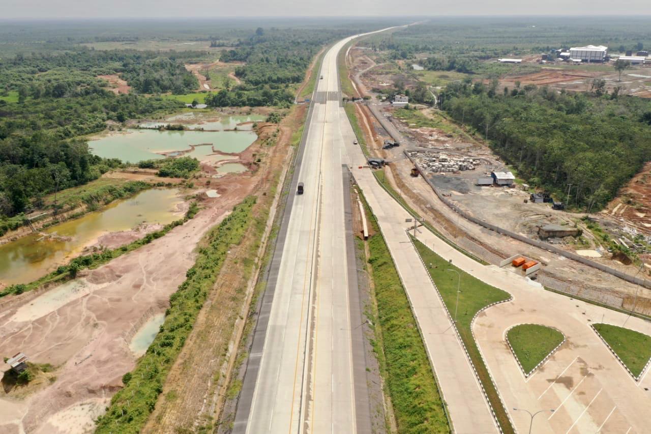 Foto udara jalan tol Trans Sumatra yang digarap Hutama Karya.