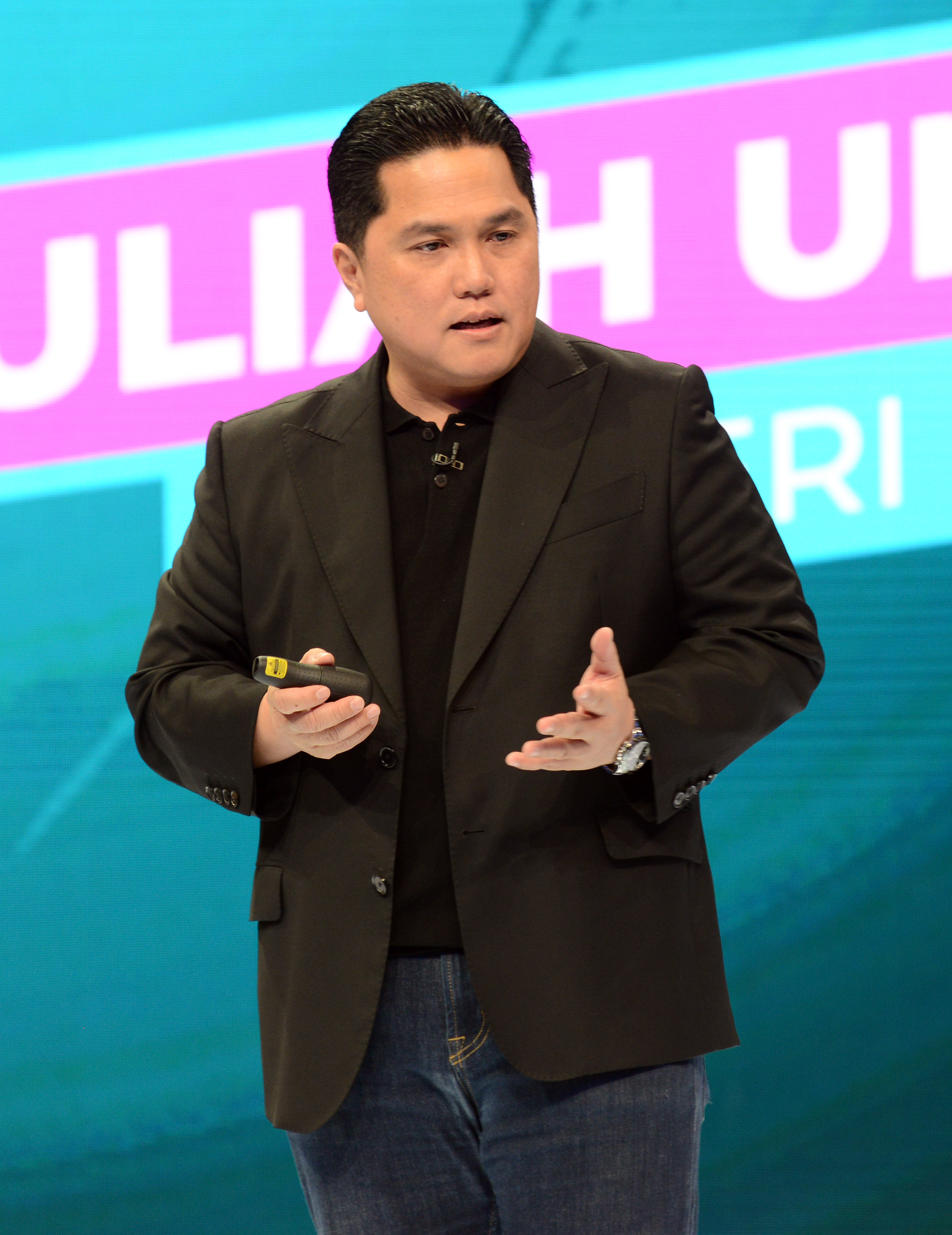 Menteri BUMN Erick Thohir memberikan paparan di Grand Studio Metro TV, Selasa (28/1). 