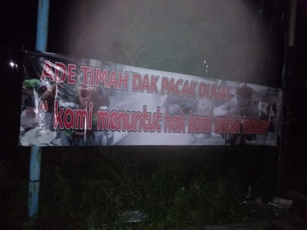 Jeritan hati masyarakat disuarakan di spanduk yang bertebaran di sejumlah titik di Babel.