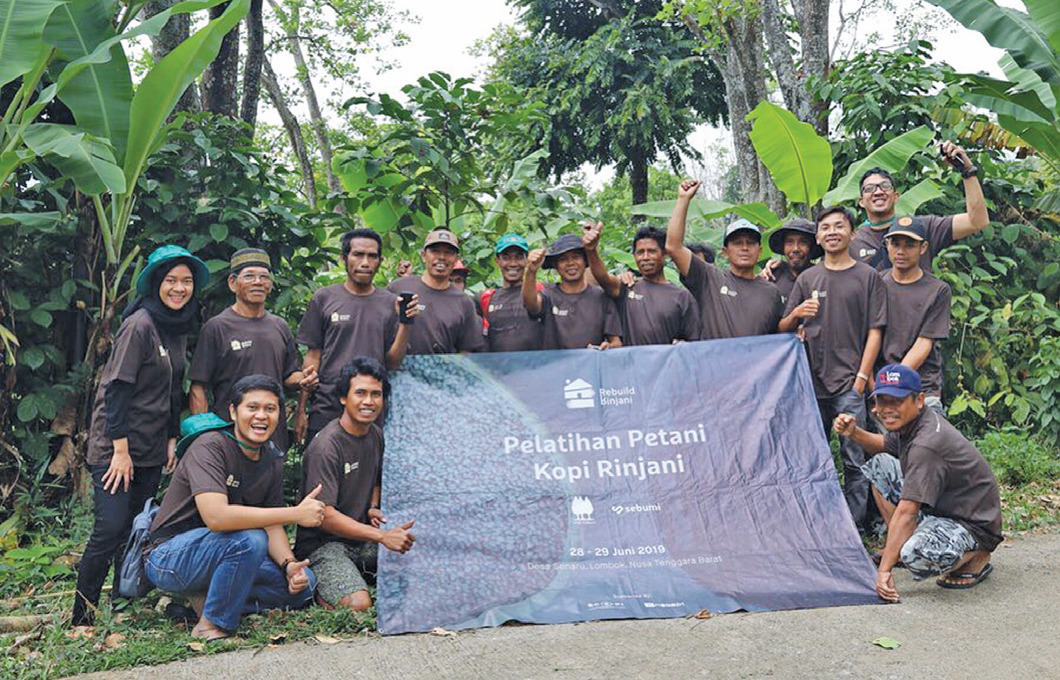 Pelatihan Pertanian dan Pengolahan Kopi di Desa Senaru, Gunung Rinjani, Lombok.