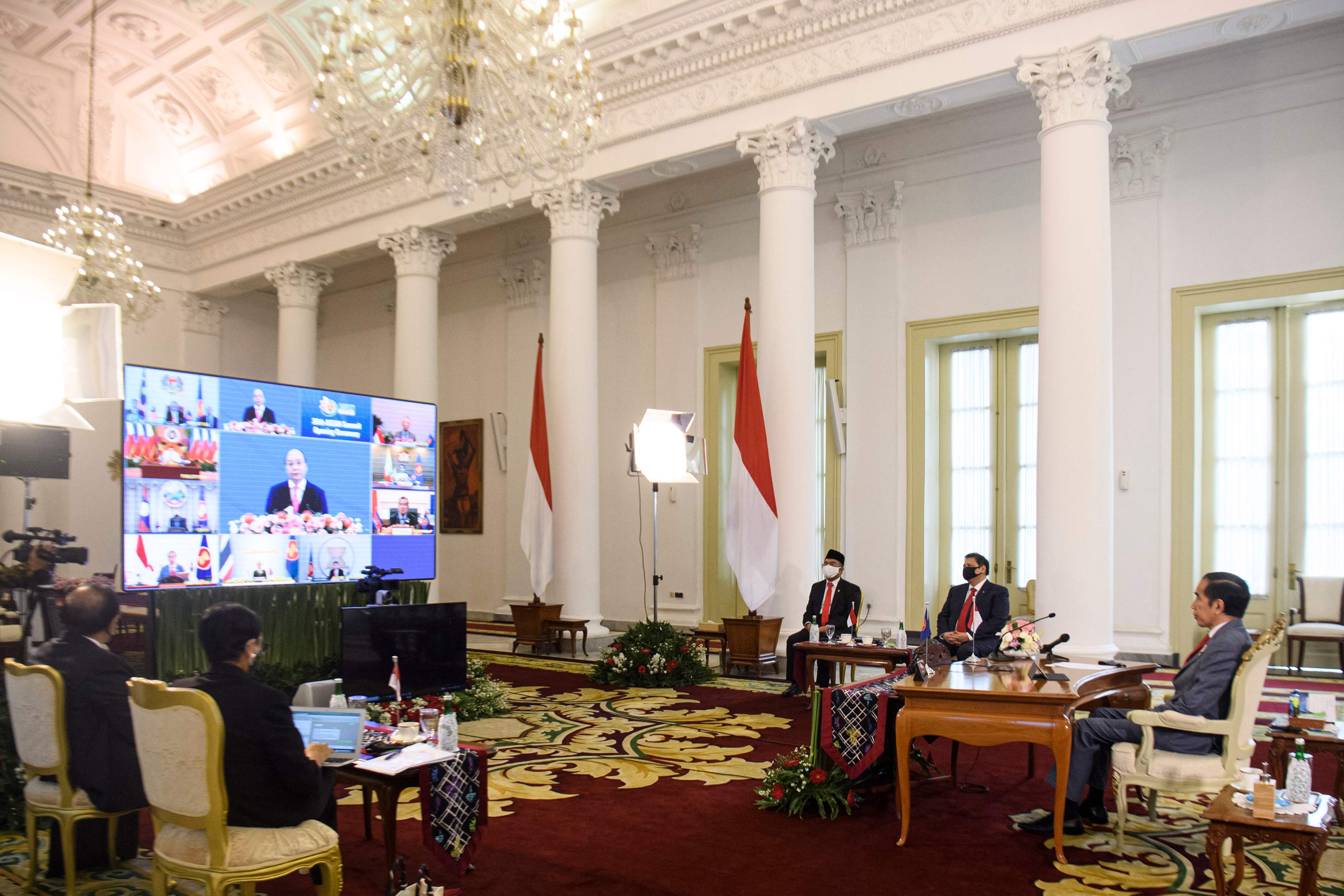Presiden mengikuti KTT ASEAN ke-36 secara daring dari Istana Bogor, Jawa Barat, hari ini.