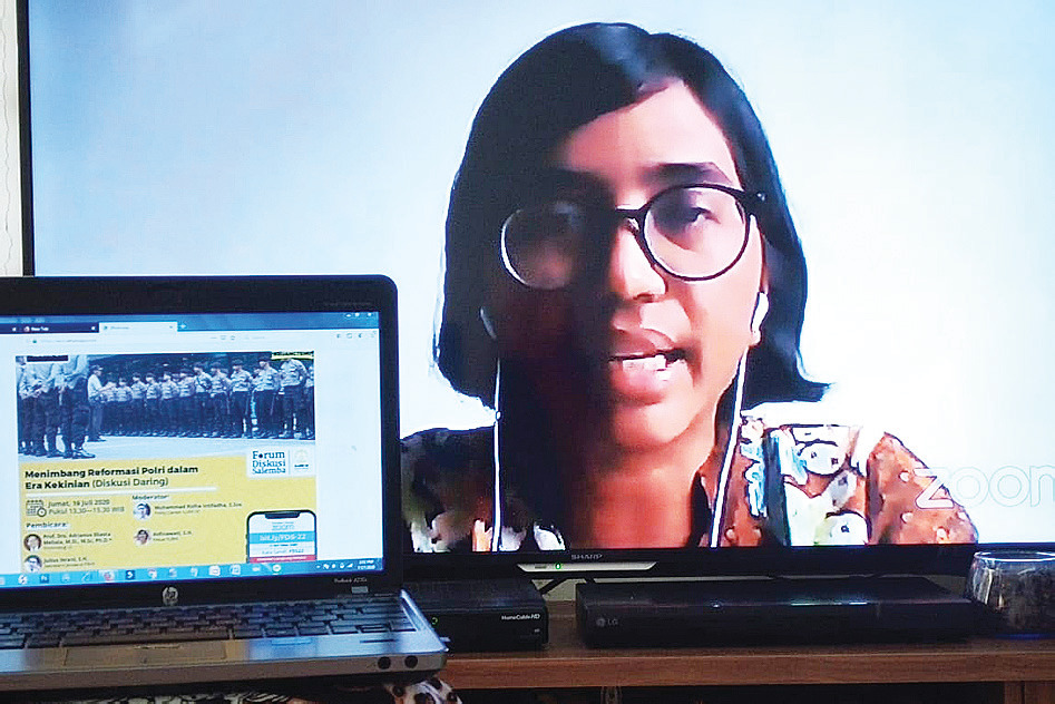 Ketua Yayasan Lembaga Bantuan Hukum Indonesia (YLBHI) Asfi nawati memberikan paparan dalam diskusi virtual yang digelar oleh Iluni UI.