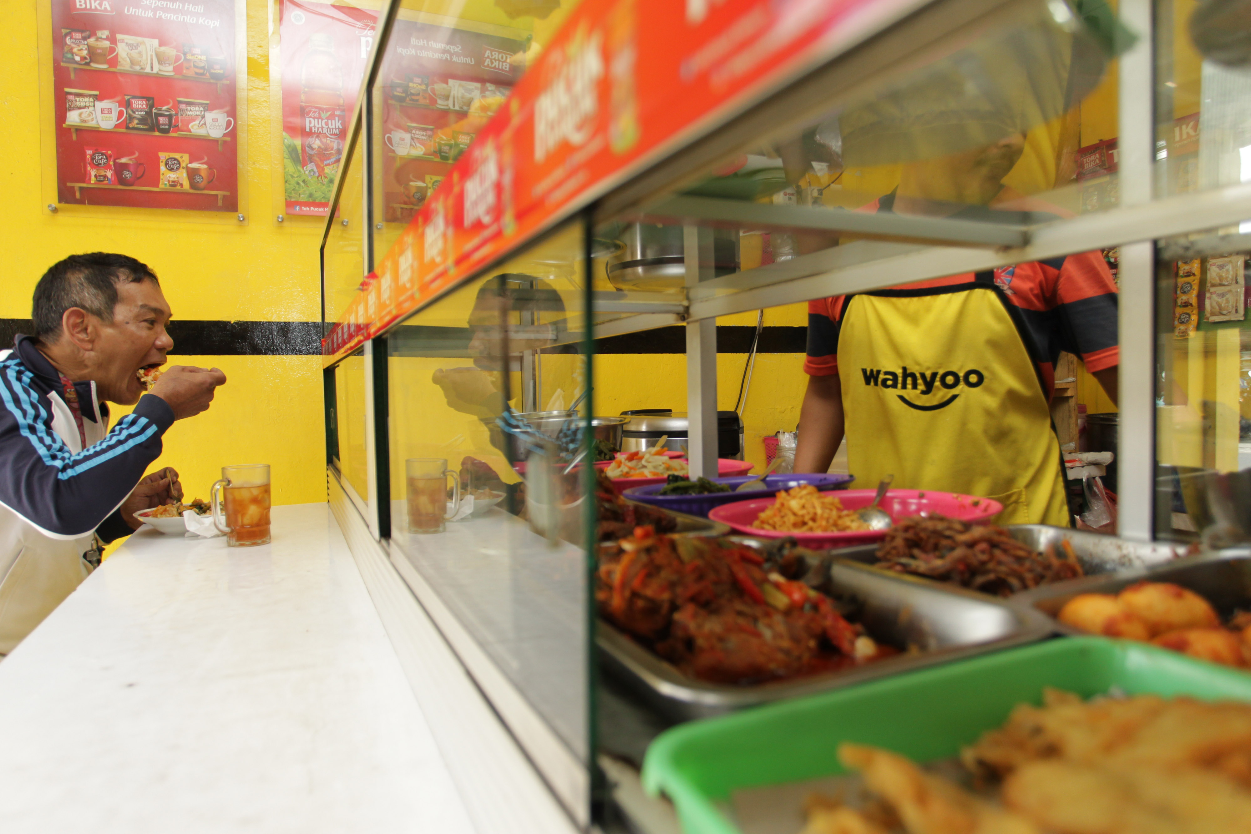 Salah satu warung tegal binaan aplikasi Wahyoo, salah satu start-up, di Jakarta.