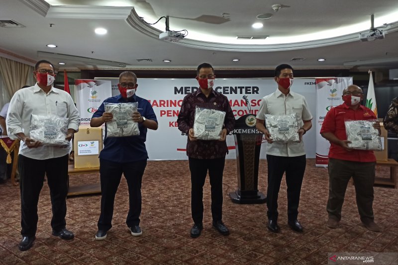 Sebanyak 75.000 masker didonasikan Rider Group untuk warga terdampak Covid-19. 
