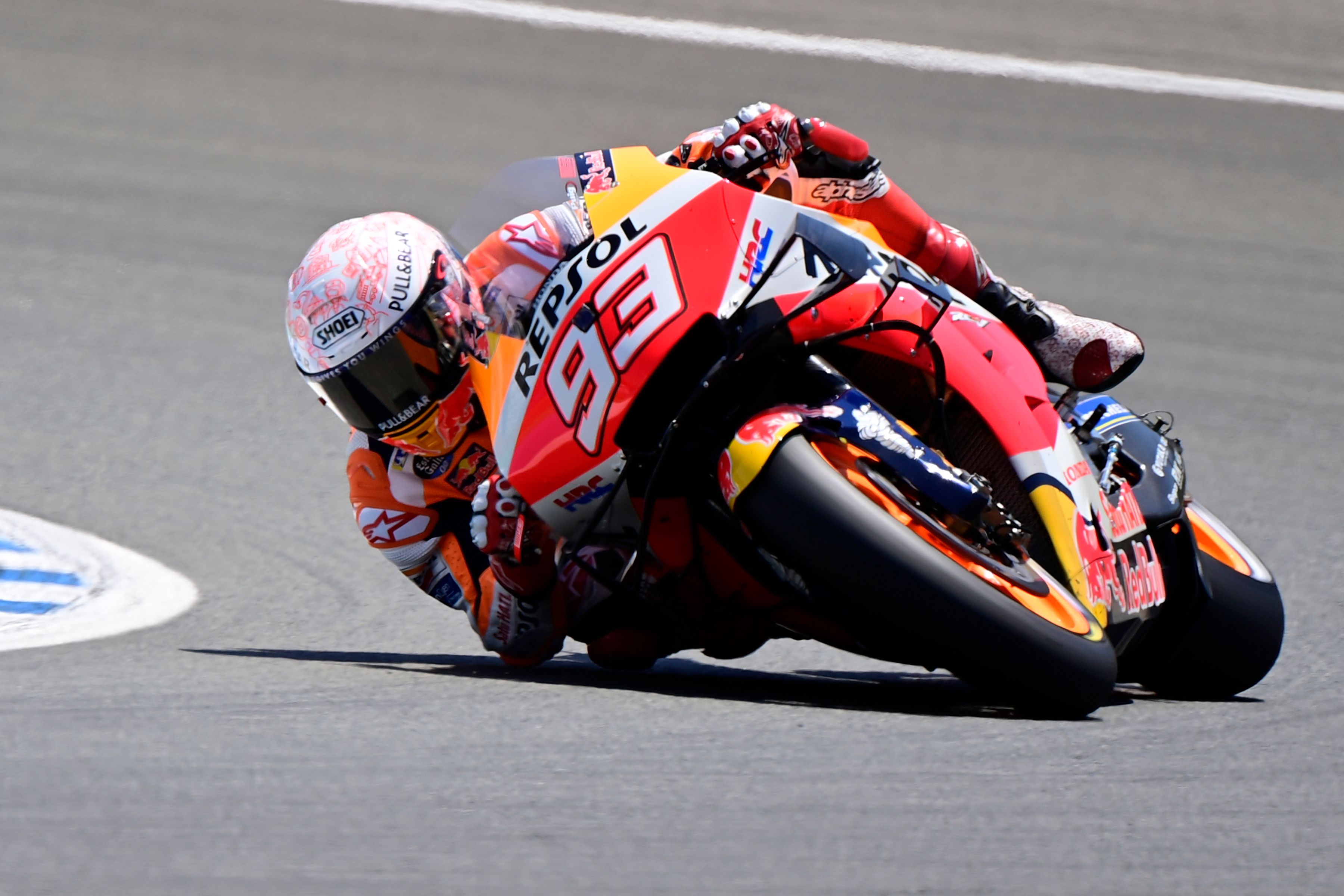 Marc Marquez dalam sesi kualifikasi Grand Prix sirkuit Jerez di Spanyol pada Sabtu (18/7).