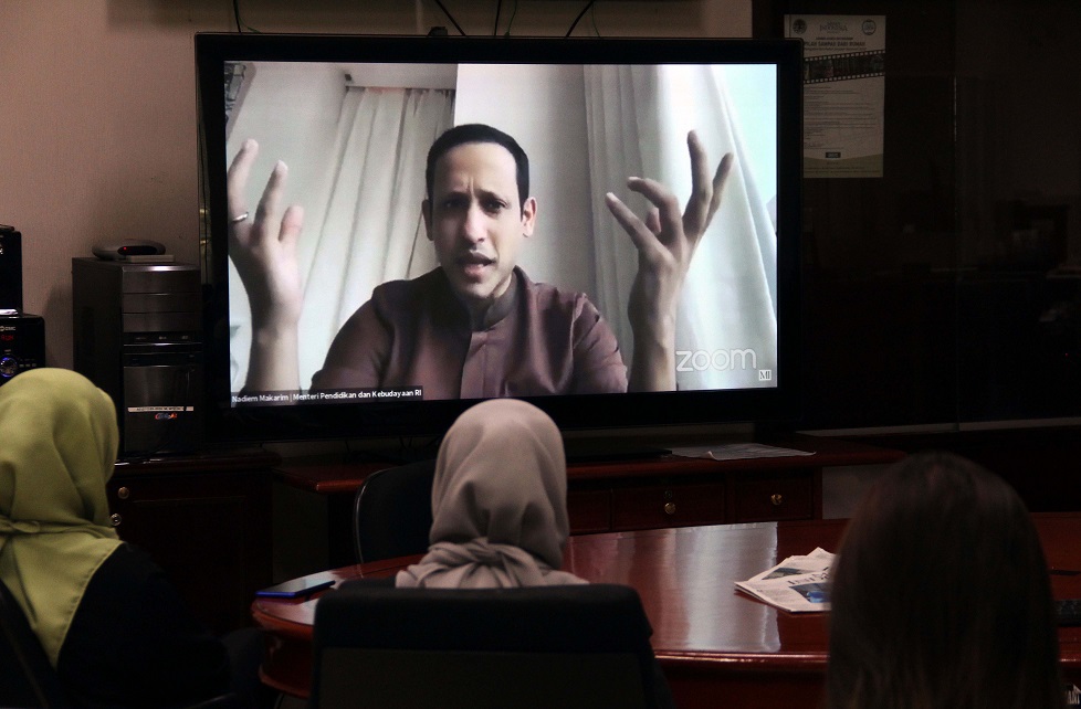 Menteri Pendidikan dan Kebudayaan RI Nadiem Anwar Makarim memberikan paparan dalam Live Streaming Kuliah Umum MEDIA INDONESIA