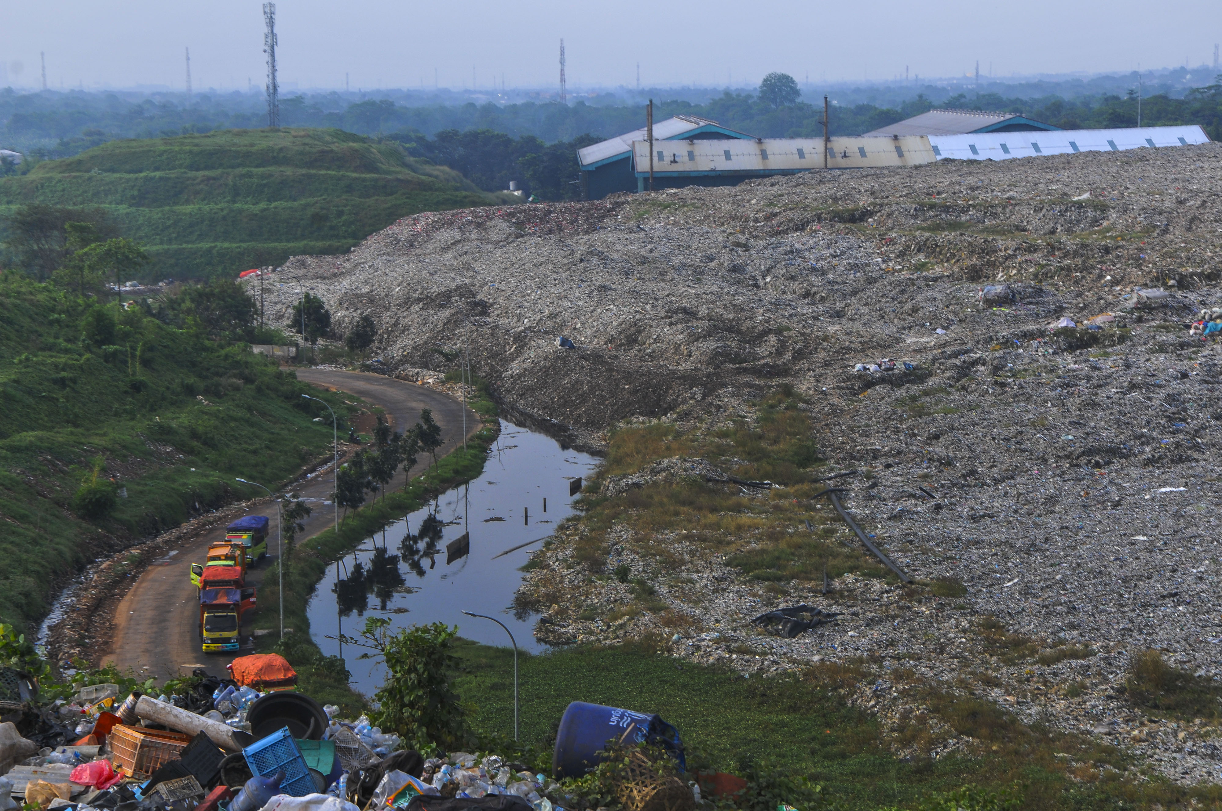 Volume sampah di TPST Bantargebang