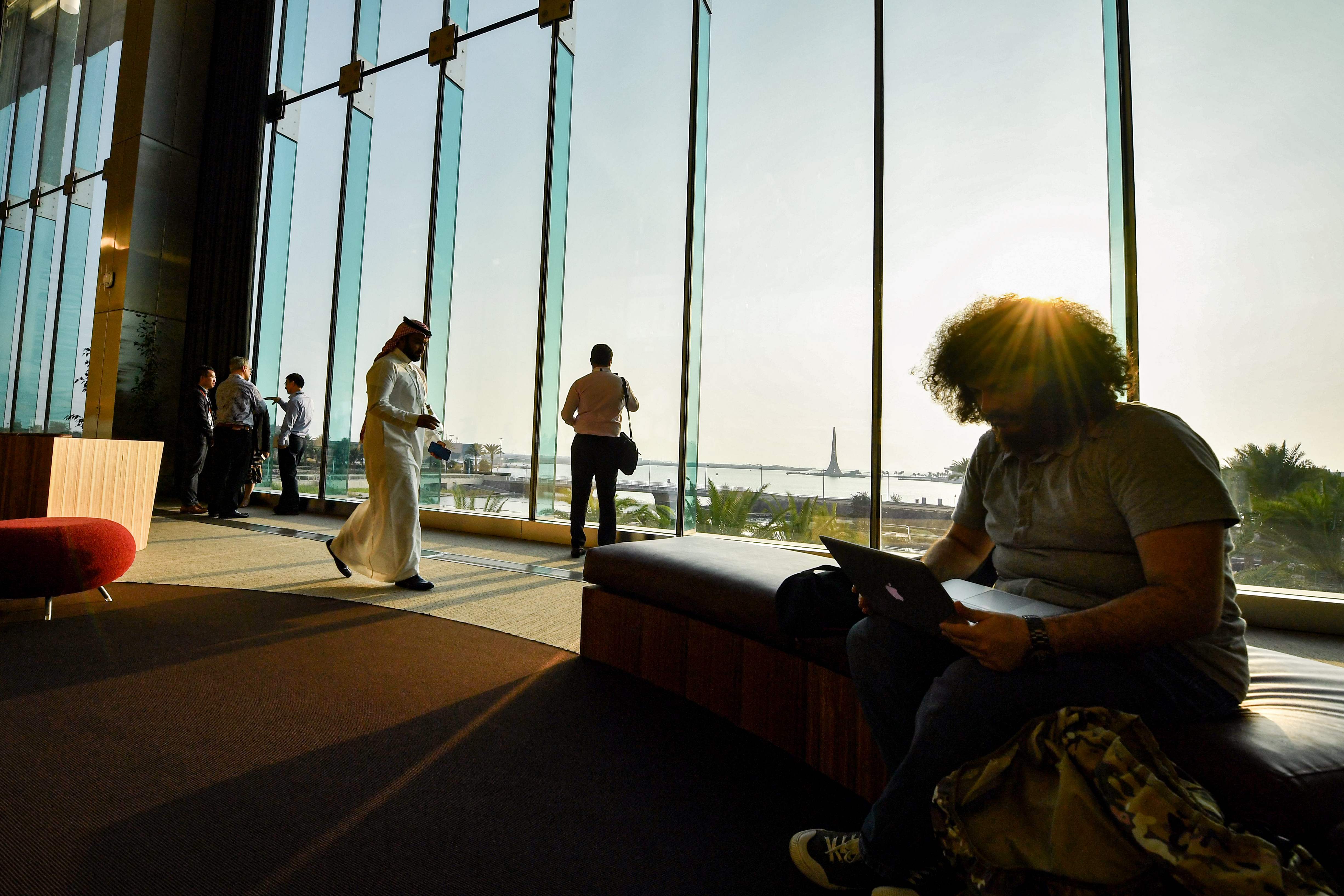 Mahasiswa di perpustakaan King Abdullah University of Science and Technology (KAUST), di Arab Saudi, (12/12/2019).