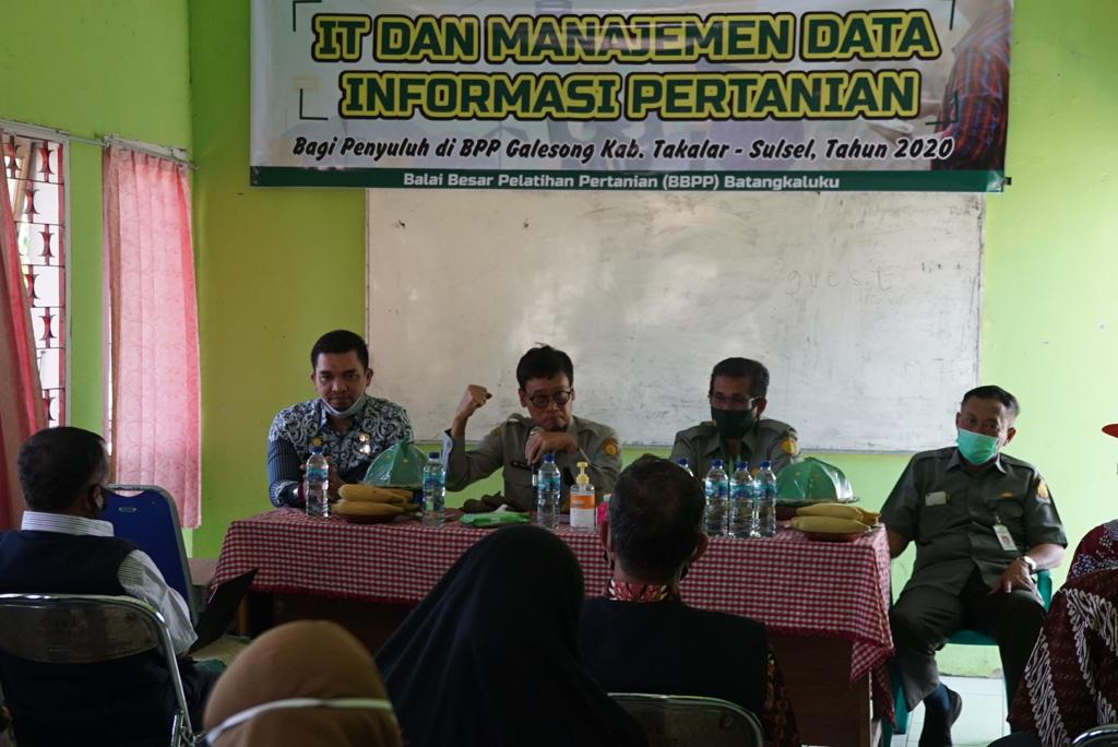 Kepala Badan Penyuluhan dan Pengembangan SDM Pertanian Kementerian Pertanian, Dedi Nursyamsi (kedua dari kiri).