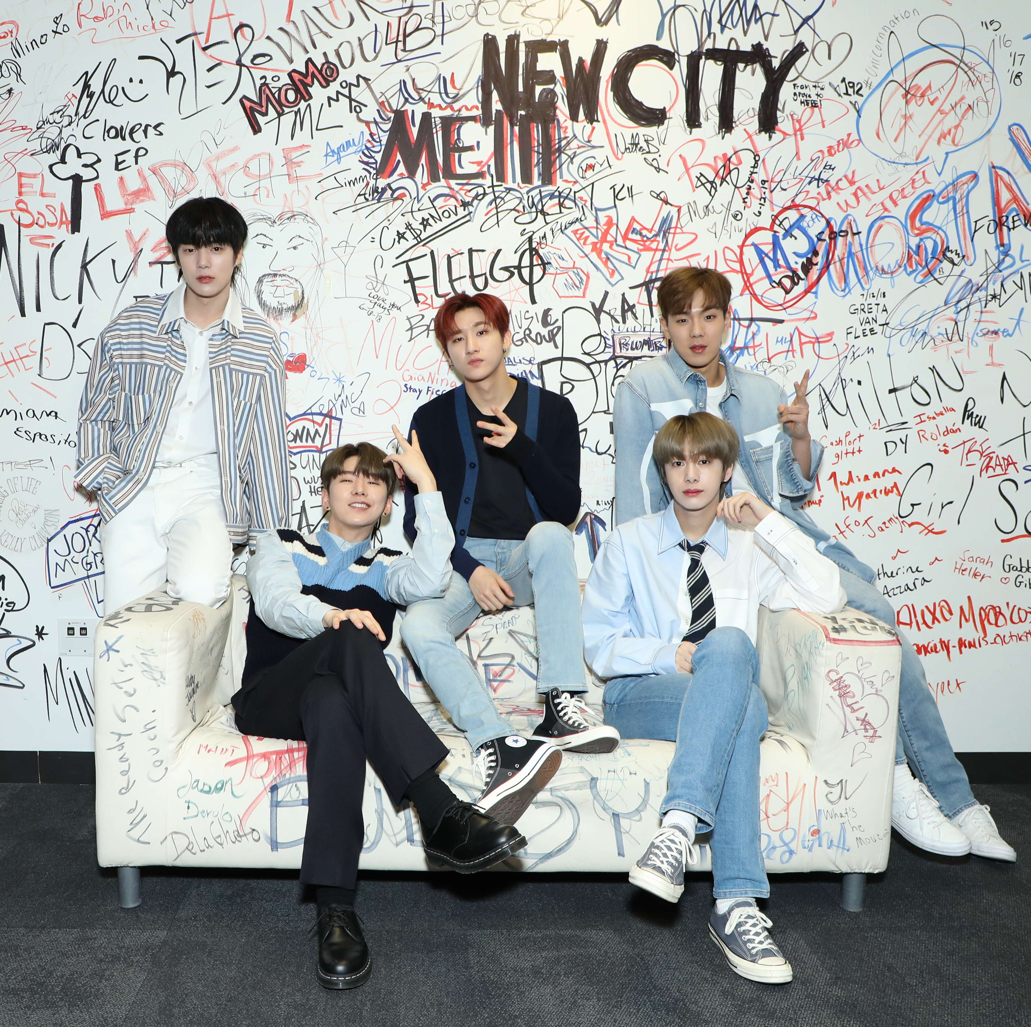 Monsta X mengunjungi Music Choice di New York City, Amerika Serikat (21/2). 