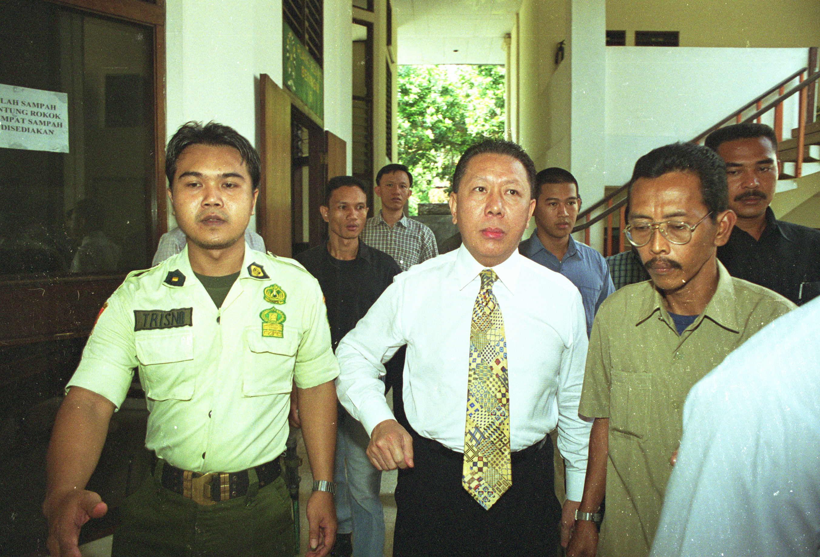  Joko Tjandra (tengah) saat akan memasuki ruang sidang Pengadilan Negeri Jaksel.