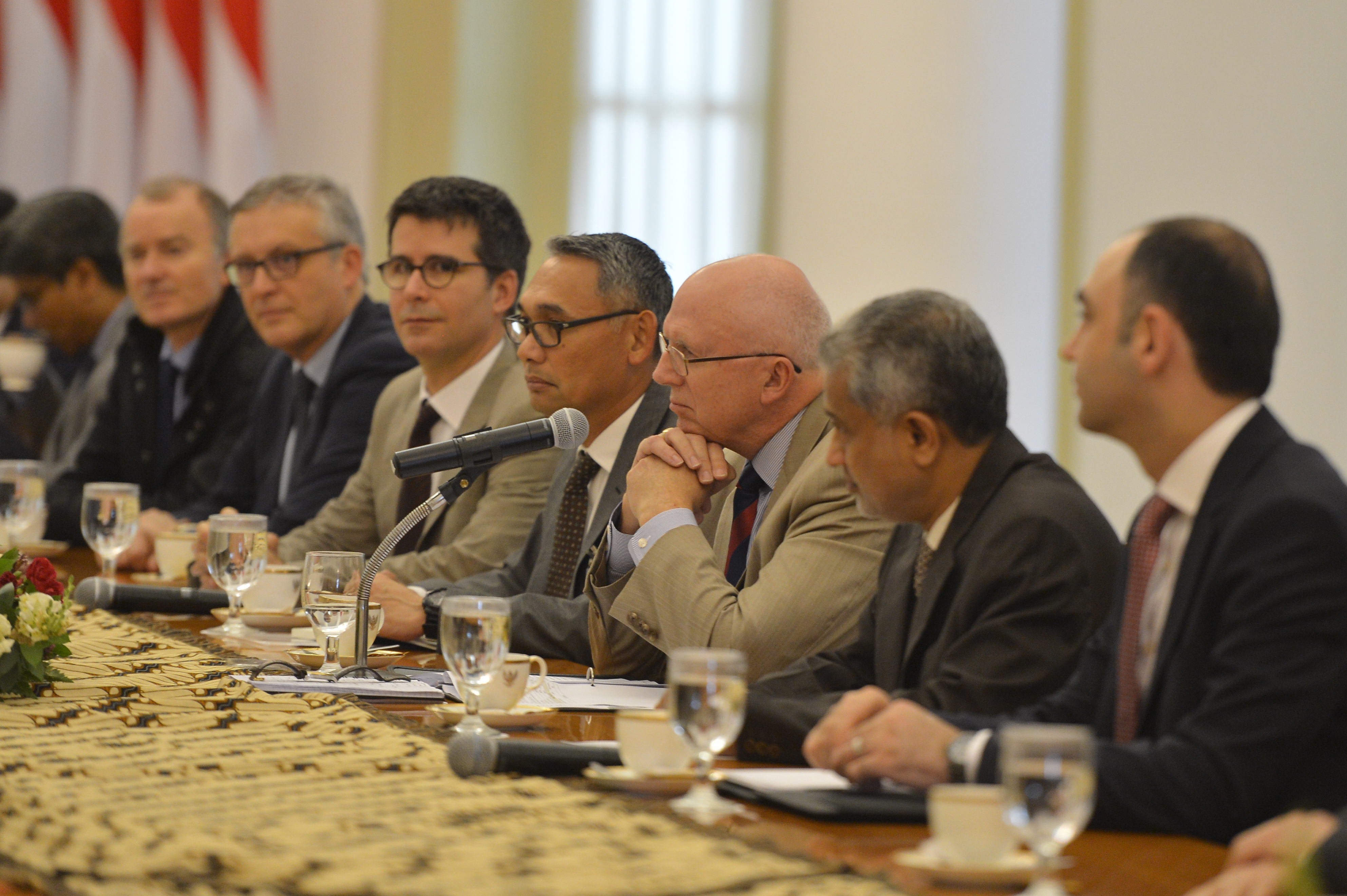 Kunjungan  Delegasi Asian Infrastructure Investment Bank (AIIB) di Istana Kepresidenan Bogor, beberapa waktu lalu.