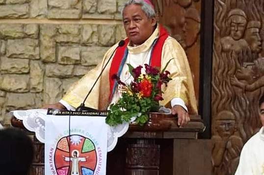  Uskup Manokwari-Sorong, Hilarion Datus Lega.