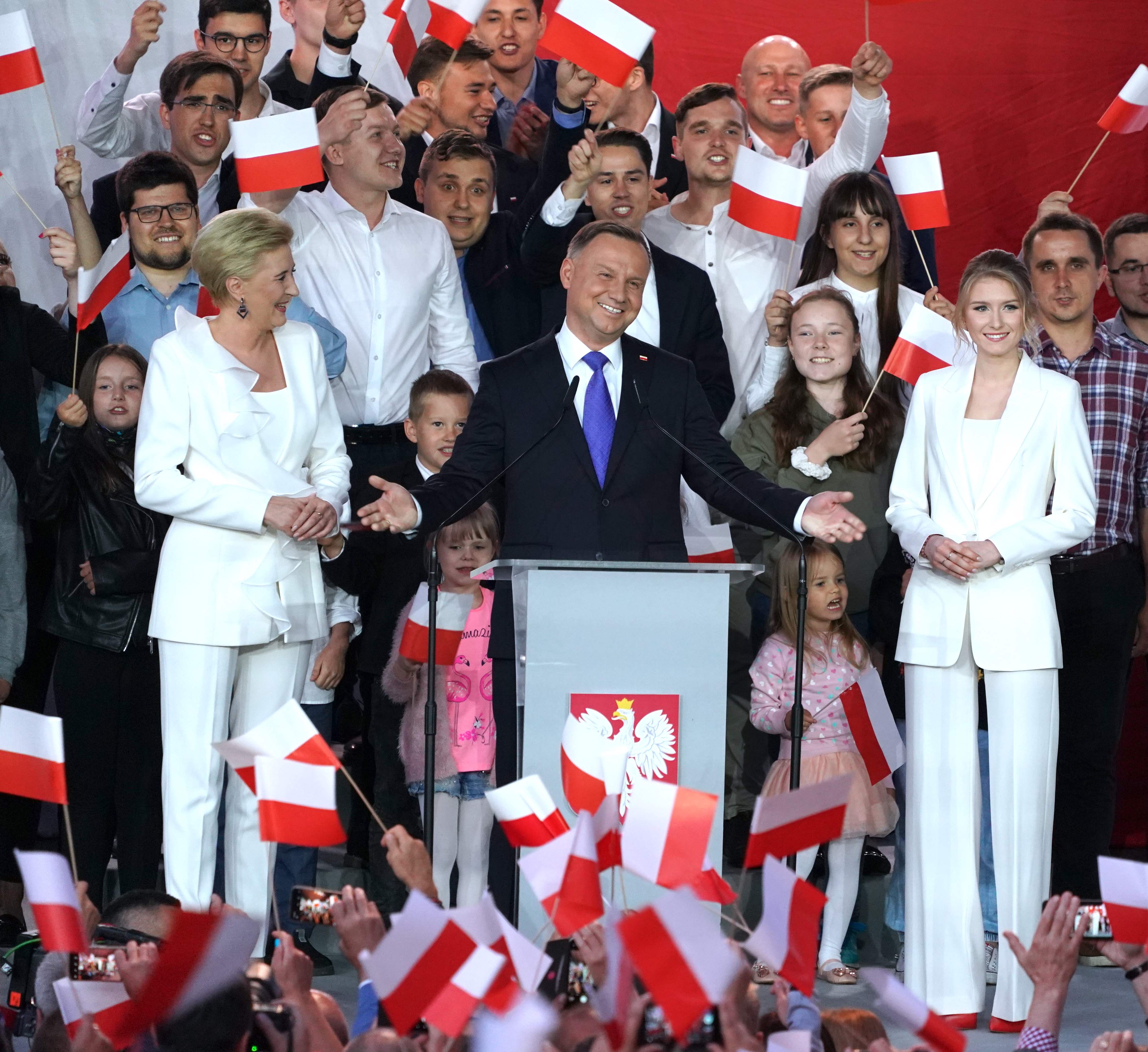 Presiden Polandia Andrzej Duda merayakan kemenangannya di Pilpres Polandia