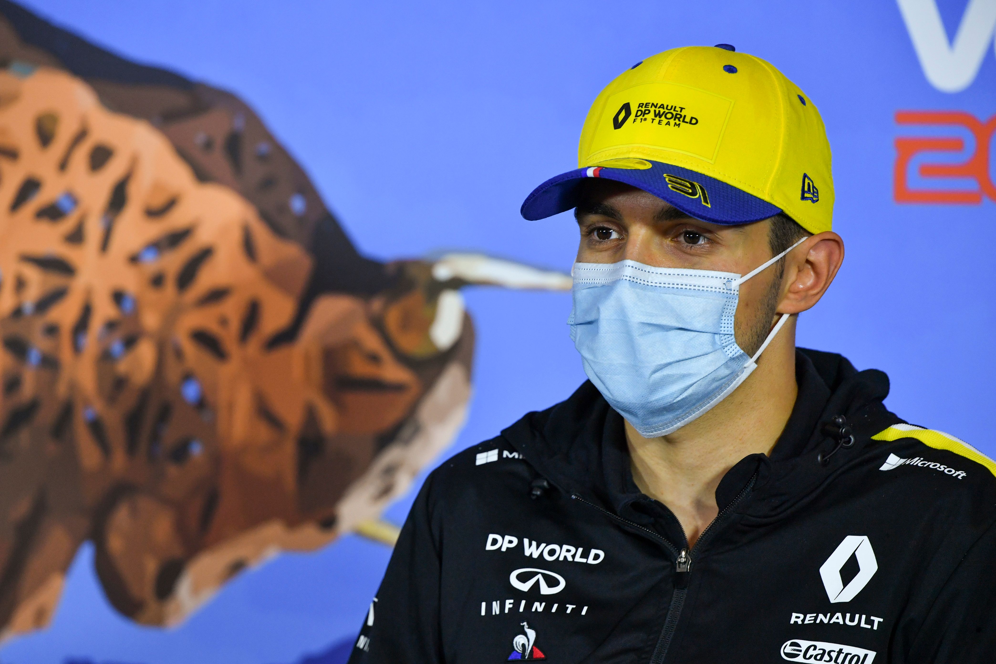 Pembalap tim Formula 1 Renault Sebastian Ocon 