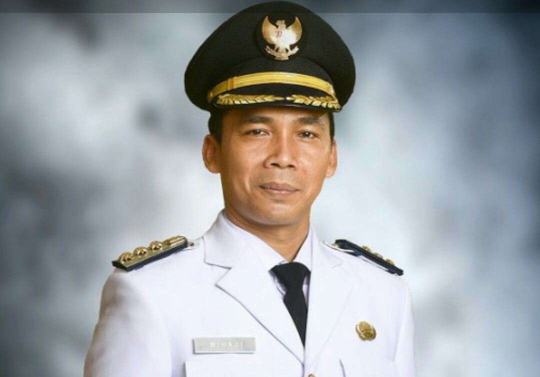 Bupati Batang Wihaji