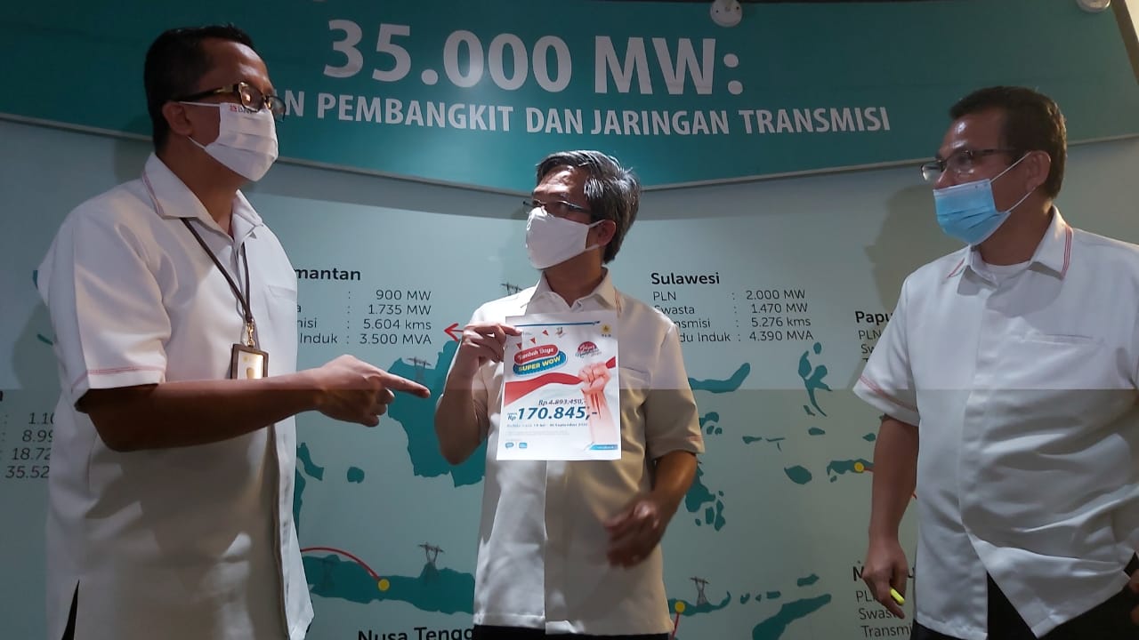 Peluncuran program diskon tambah daya Super Wow.