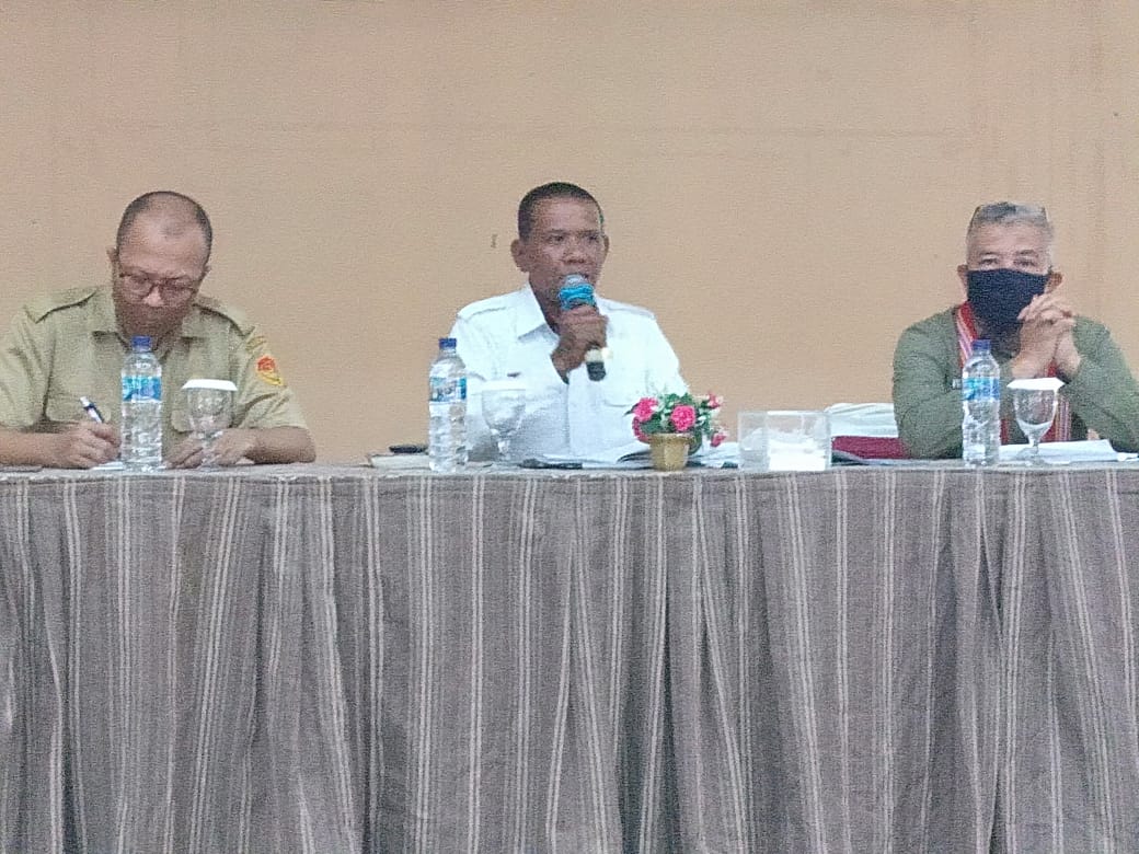 Rapat pembahasan hasil pemancangan sementara Kawasan hutan lindung di Kabupaten Lembata, NTT.