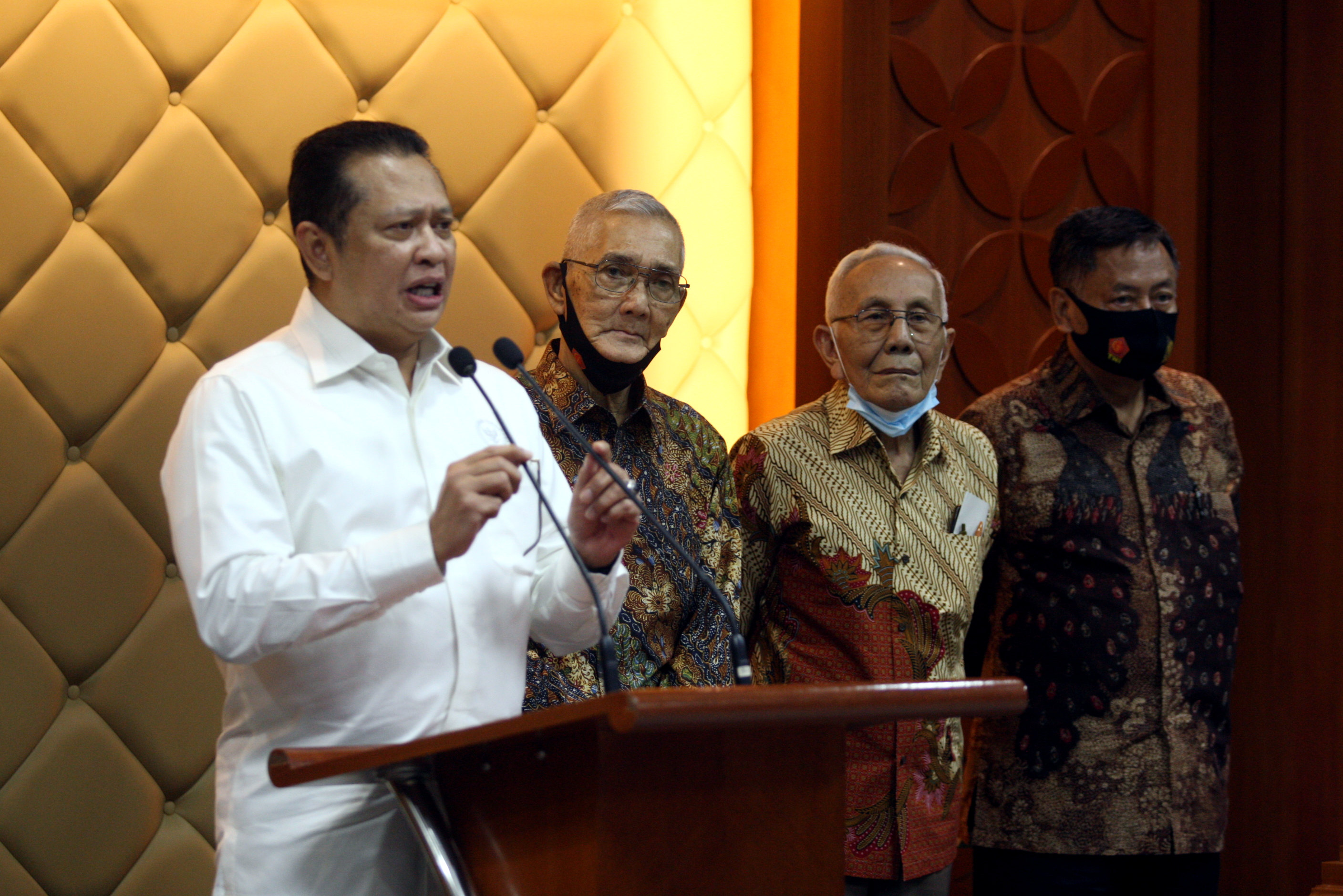 DUKUNGAN: Ketua MPR Bambang Soesatyo menerima para purnawirawan jenderal yang mendukung perubahan nama RUU HIP menjadi RUU PIP. 