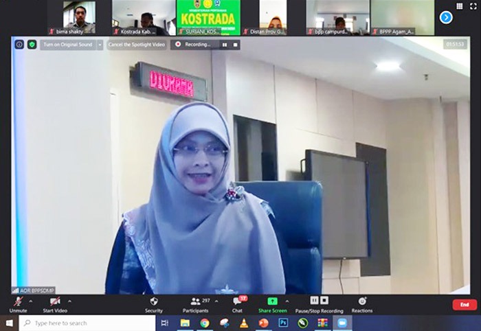 Kasubbid Informasi dan Materi Penyuluhan - Kementan, Septalina Pradini selaku host Ngobras Penyuluhan Vol. 4