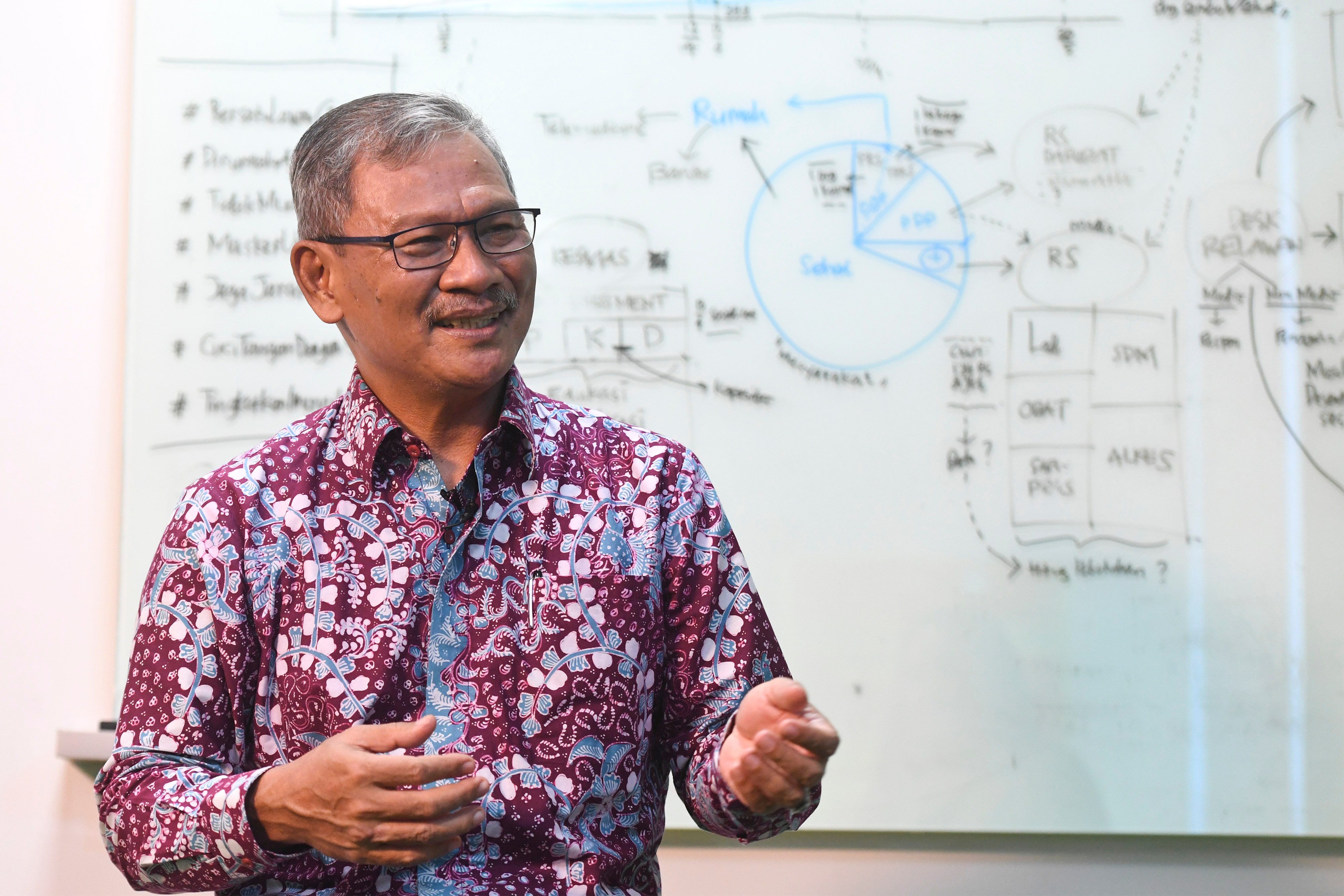  Dirjen Pencegahan dan Pengendalian Penyakit Kemenkes dan jubir pemerintah untuk penanganan covid-19 Achmad Yurianto memberi keterangan.