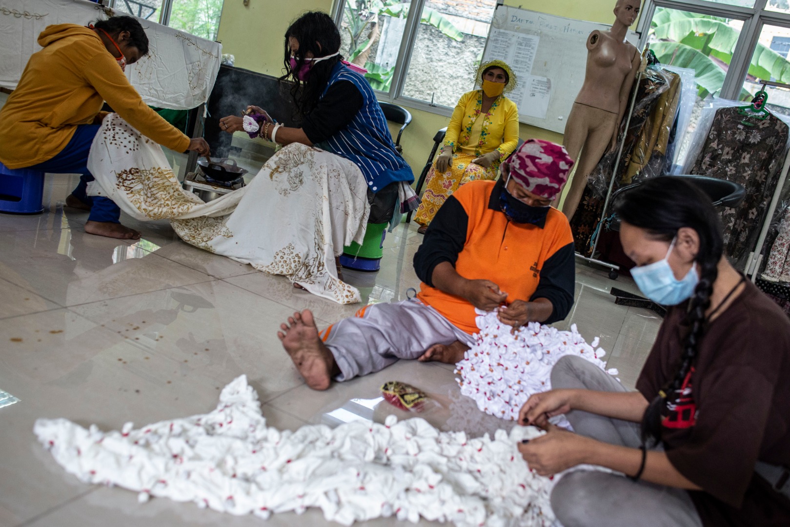 PELATIHAN KORBAN PHK DAN PPKS TERDAMPAK COVID-19