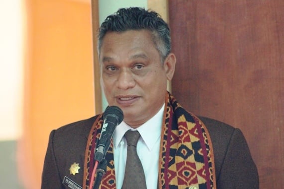 Bupati Sikka Fransiskus Roberto Diogo