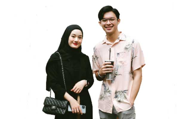 Aktris Dinda Hauw, 23, dan penyanyi Rey Mbayang