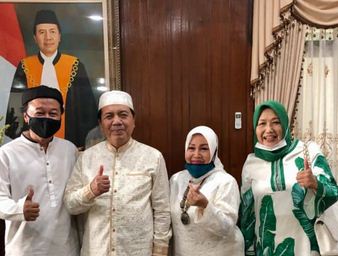 Ketua Mahkamah Agung Muhammad Syarifuddin (dua dari kiri).