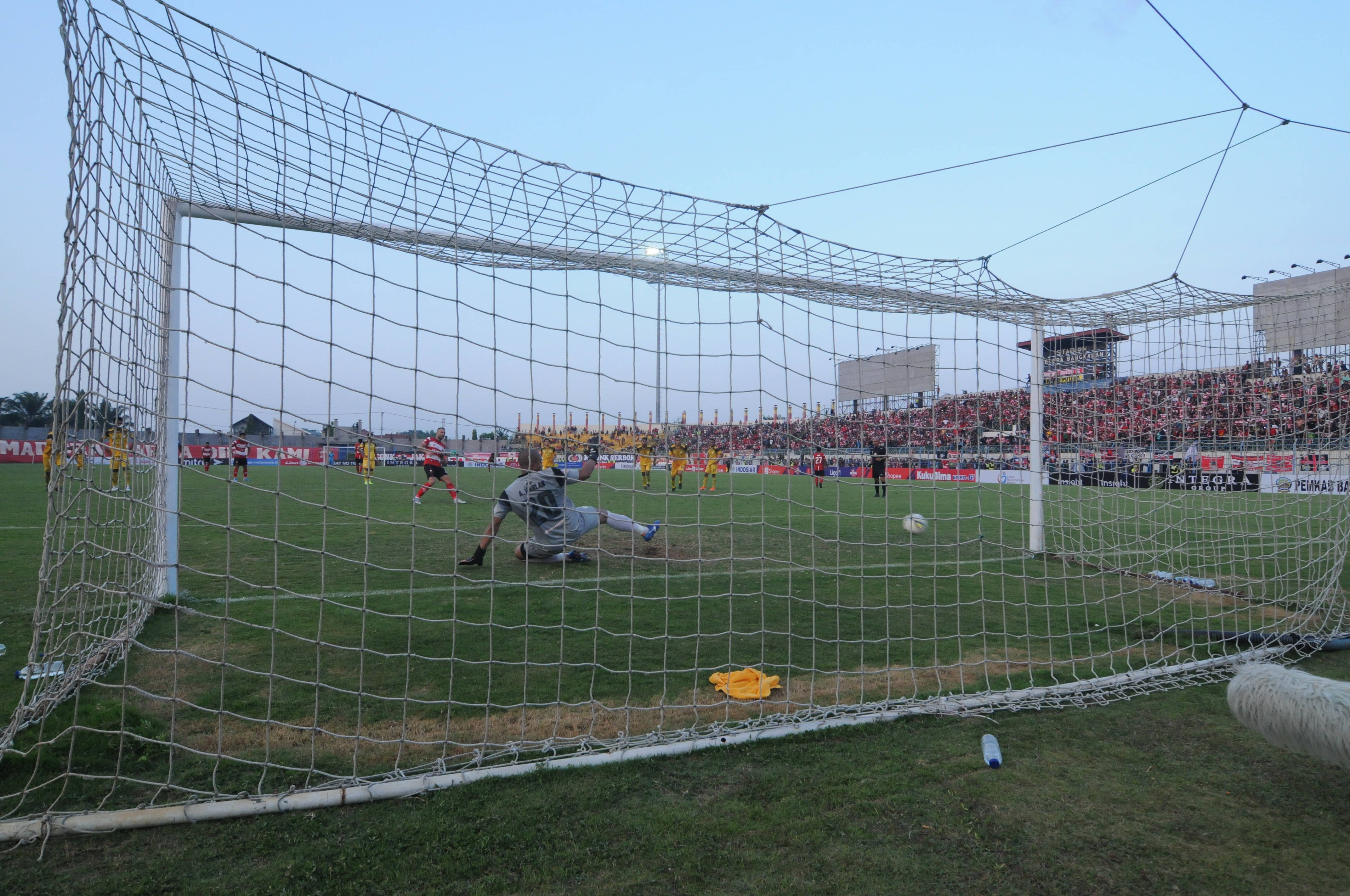 Stadion Gelora Bangkalan saat digunakan Madura United di laga Liga 1 2019