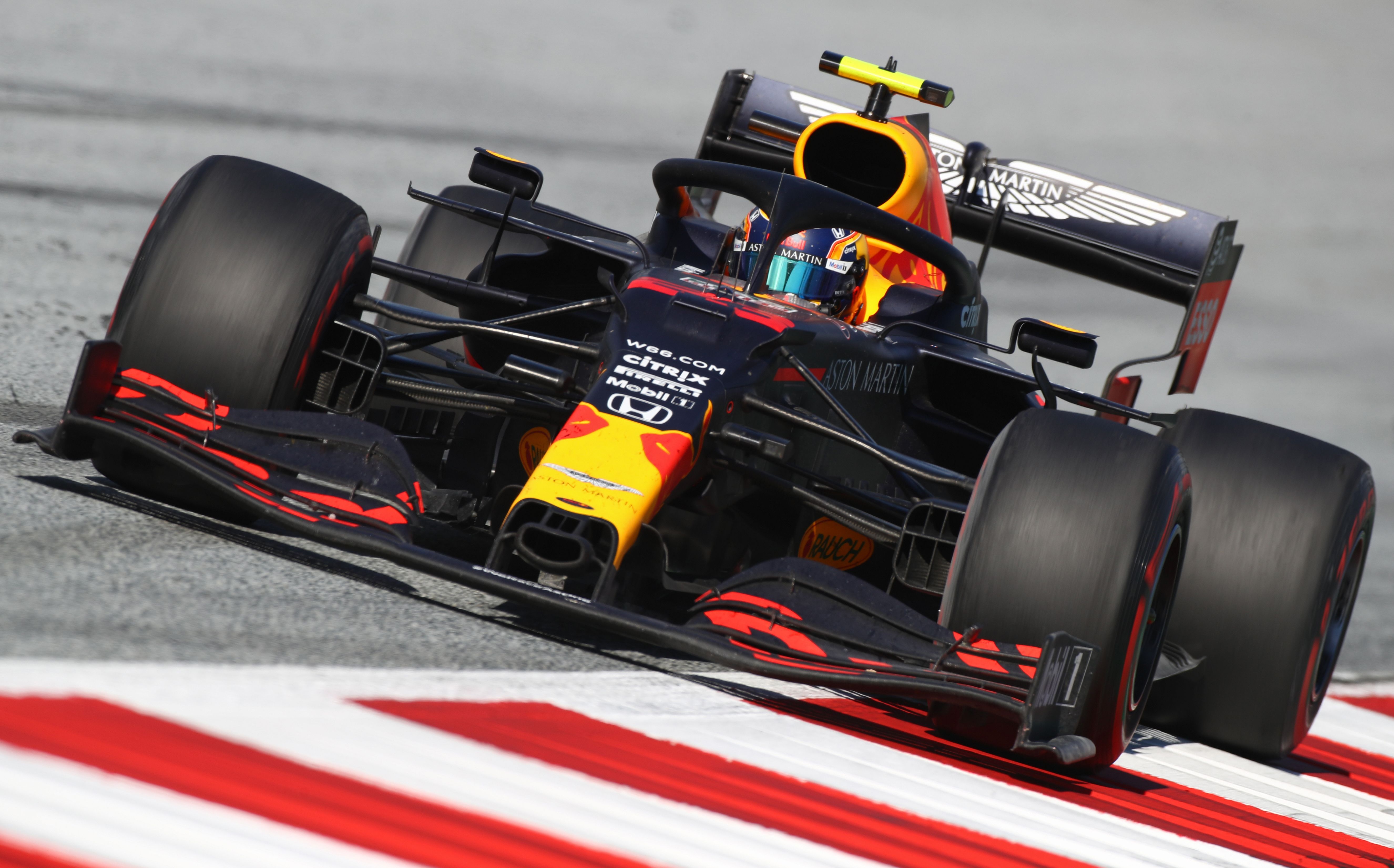 Pembalap Red Bulls Alex Albon