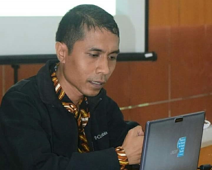 Efriza, Direktur Eksekutif Pusat Studi Kemanusiaan dan Pembangunan