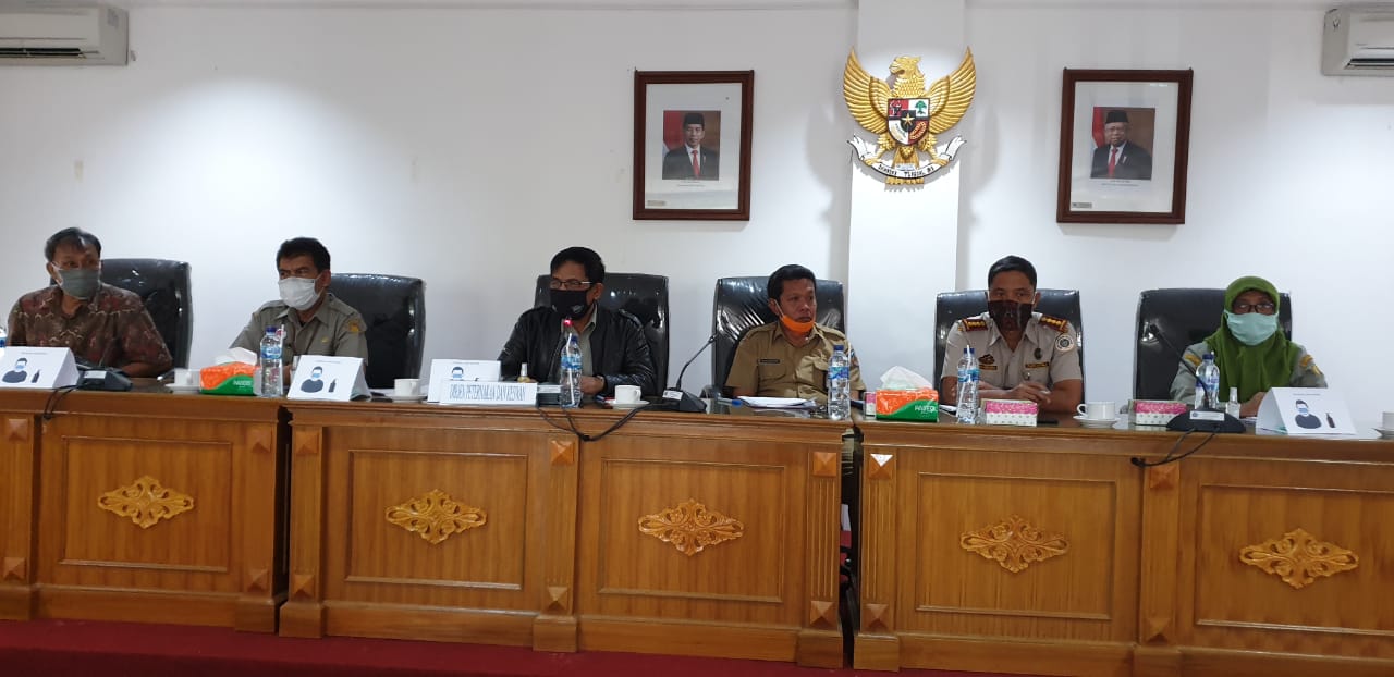 Dirjen PKH Kementan I Ketut Diarmita saat membuka Rapat Koordinasi Pemberantasan Rabies Bali 2020 di Denpasar, Bali, Senin (27/7).