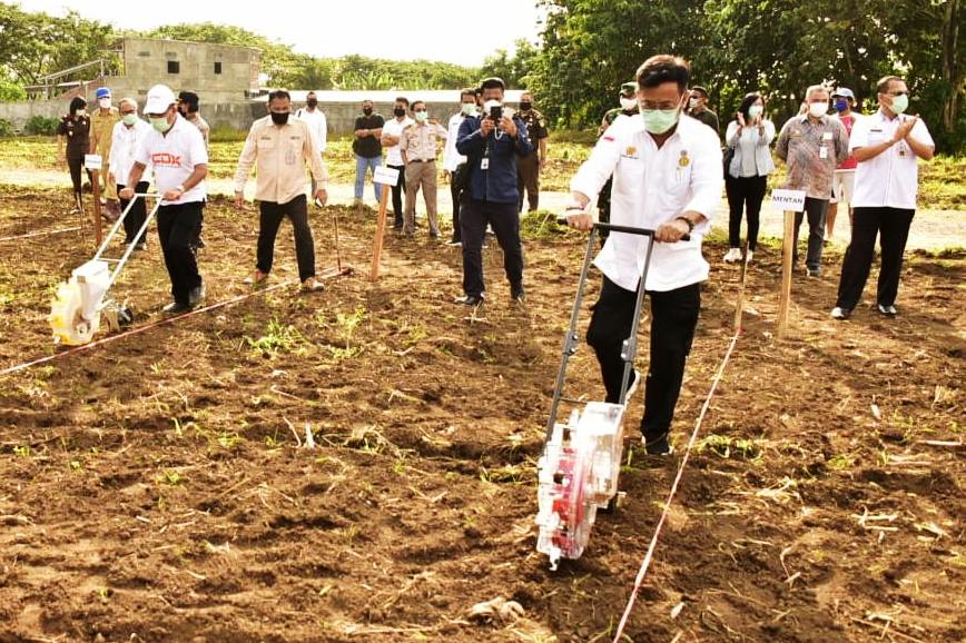 Mentan Syahrul Yasin Limpo (tengah).