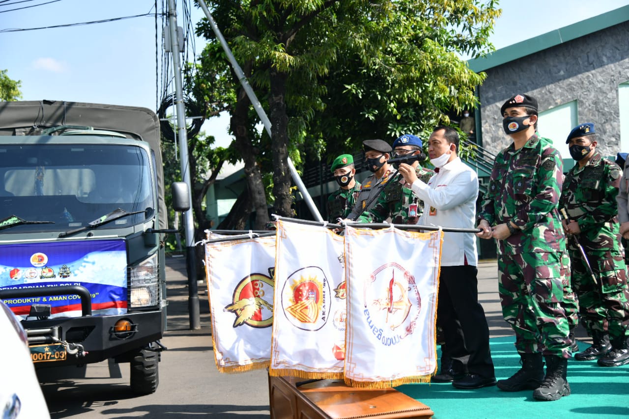 Penyaluran donasi ke warga terdampak Covid-19 dari Akabri 89