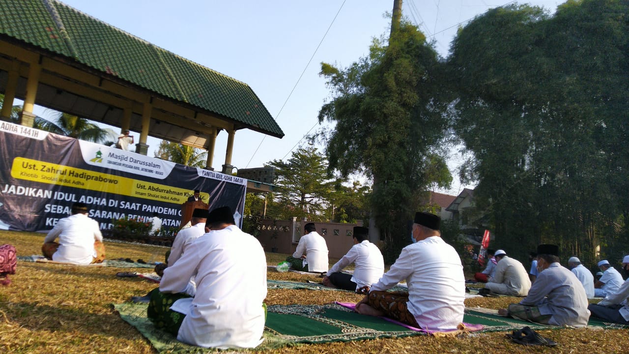 Suasana Salat Iduladha di komplek Tamansari Persada Raya, Jatibening, Bekasi 