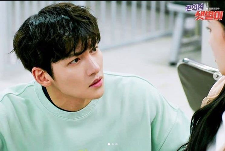 Ji Chang-wook dalam salah satu adegan drama Backstreet Rookie.