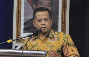 Dr Edi Slamet Irianto
