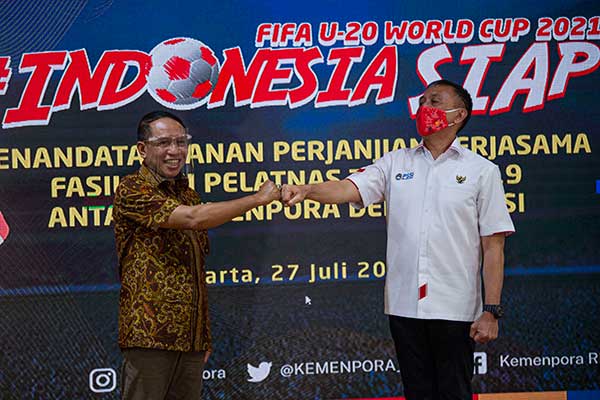 Menteri Pemuda dan Olahraga (Menpora) Zainudin Amali (kiri) dan Ketua Umum PSSI Mochamad Iriawan