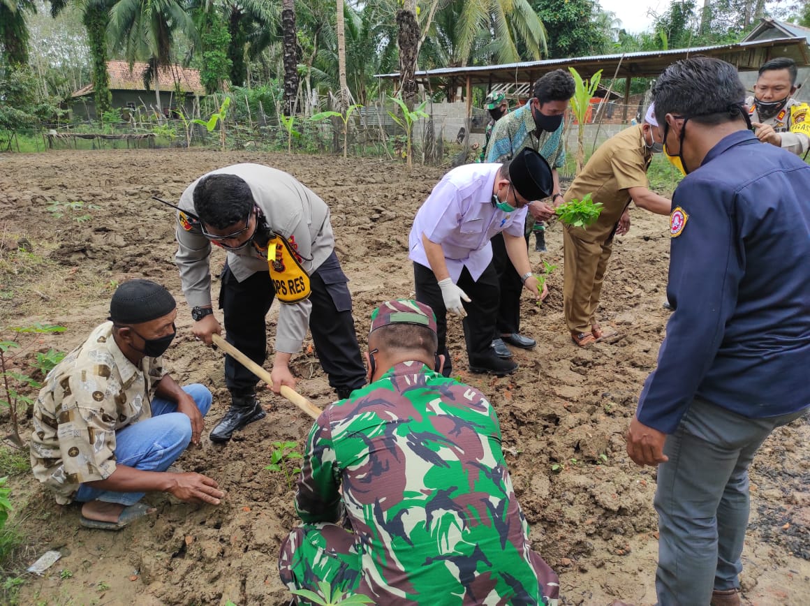 KampungTangkal Cocid-19i di Desa Gajah Mati Kecamatan Babat Supat Musi Banyuasin yang diresmikan