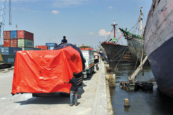 SEKTOR LOGISTIK TETAP TUMBUH