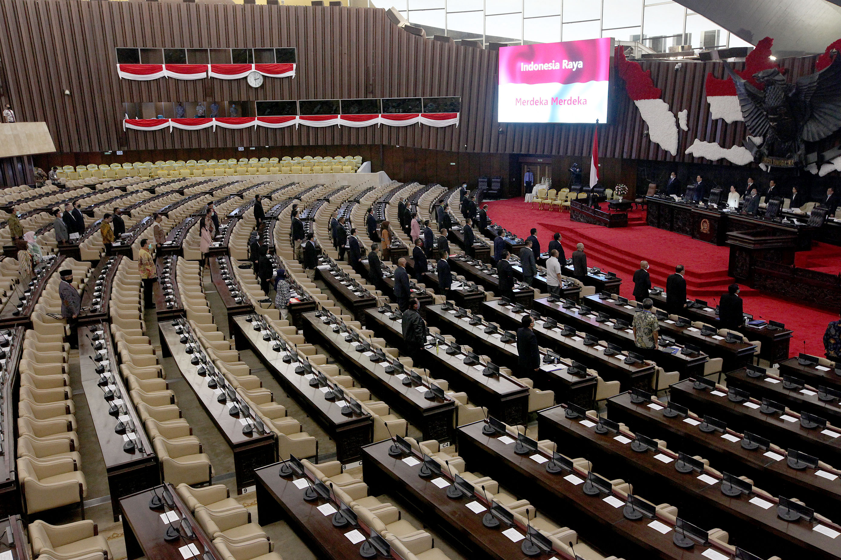 Tujuh BUMN Dapat PMN, DPR: Jangan Dipakai Bayar Utang