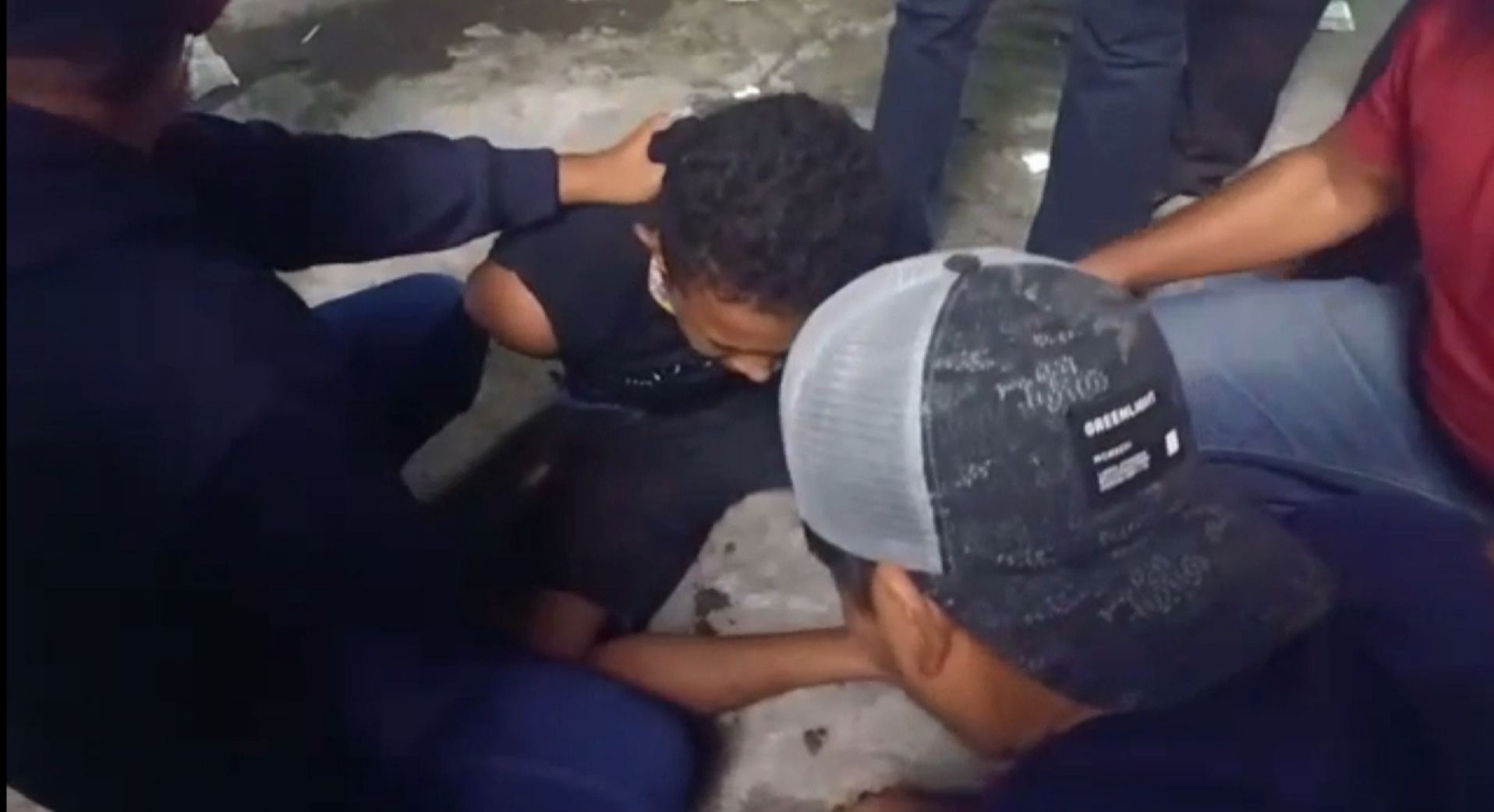 Pelaku ditangkap saat mengambil ganja yang dikirim dari Medan melalui jasa pengriman ke Ternate.