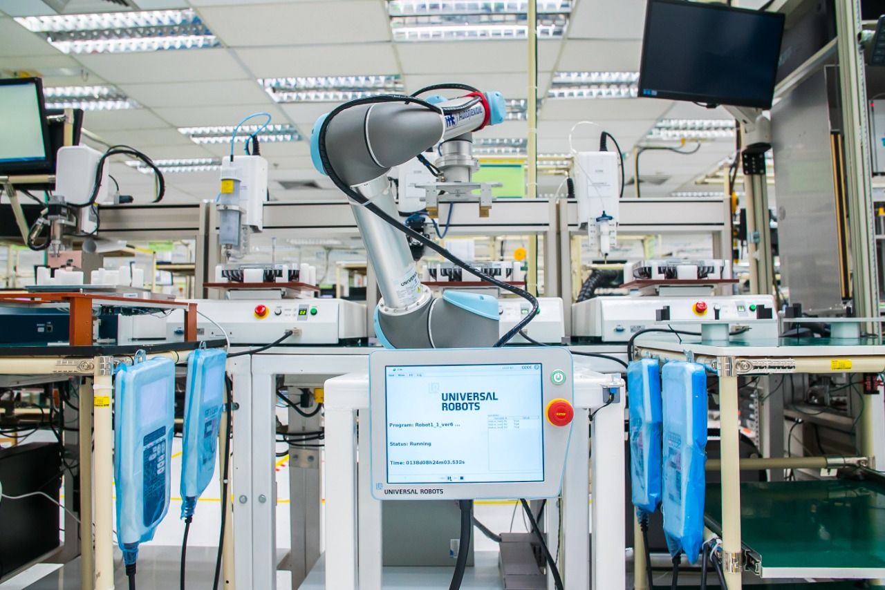 Robot kolaboratif (Cobot) garapan Universal Robots